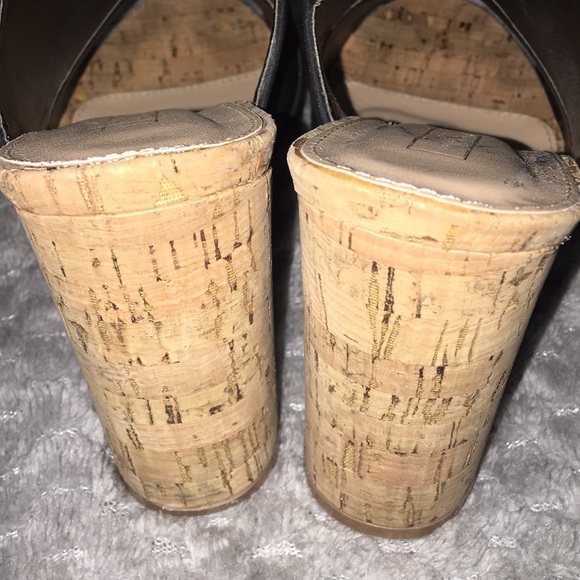 🔴SOLD🔴 Sz7.5 Yoki Black booties 🍂🍁 - Picture 6 of 8